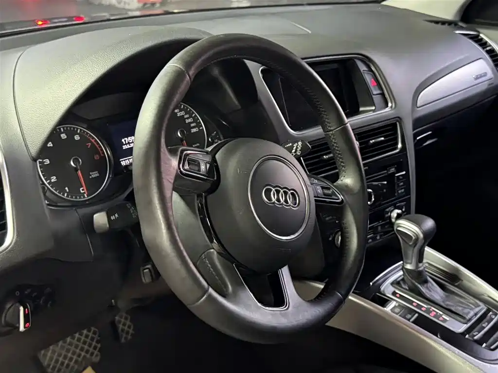 Audi Q5 2015 40 TFSI Technology фото 5