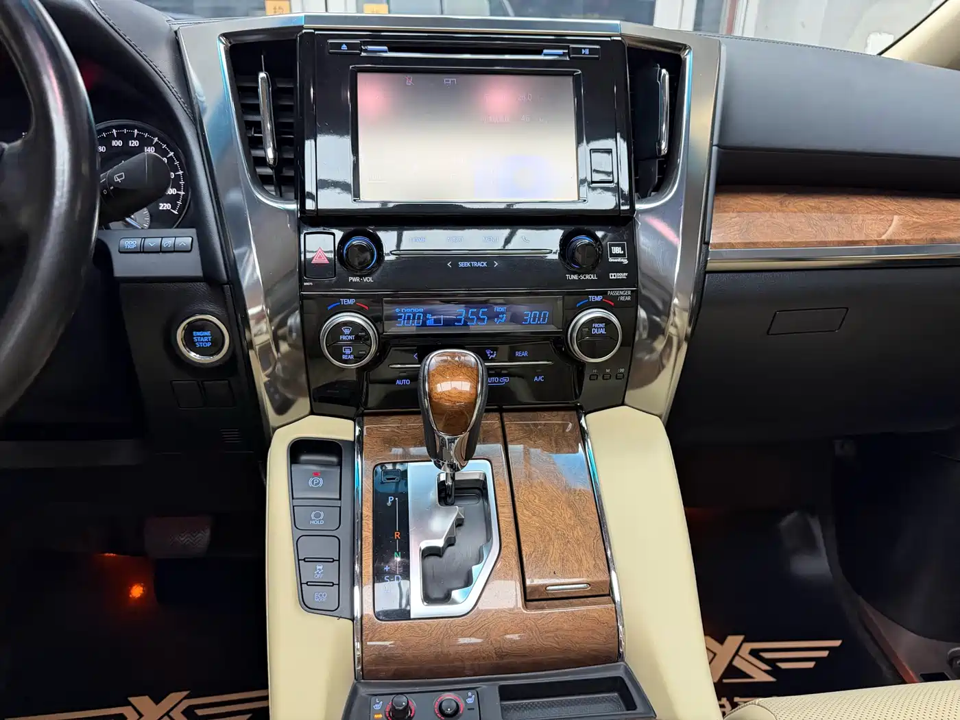 Toyota Alphard 2018 3.5L Premium фото 25