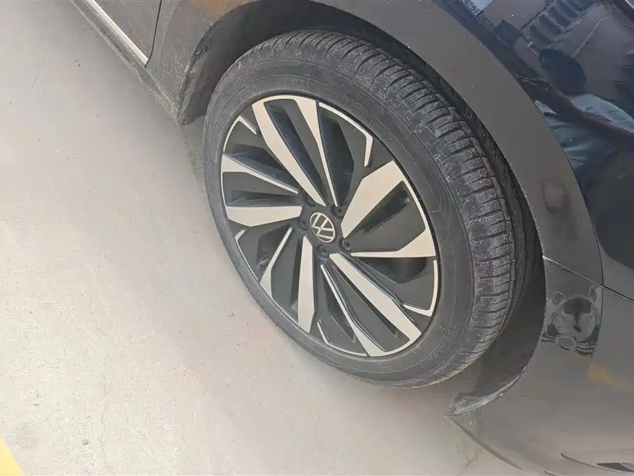 Volkswagen Passat 2023 Facelift 330TSI Luxury Edition фото 6