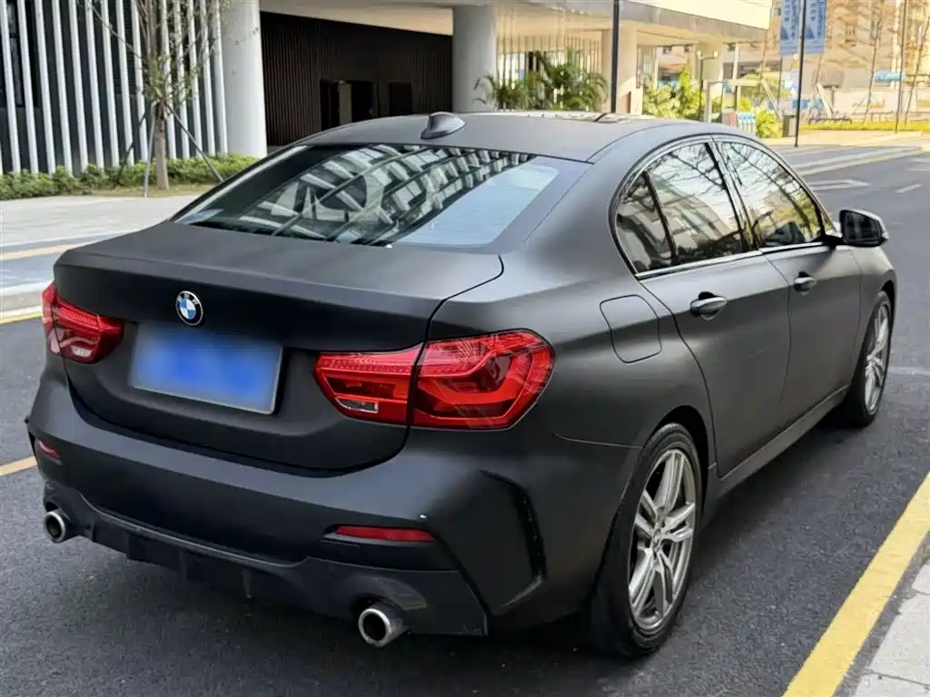 BMW 1 Series 2019 120i Leading M Sport Package фото 23