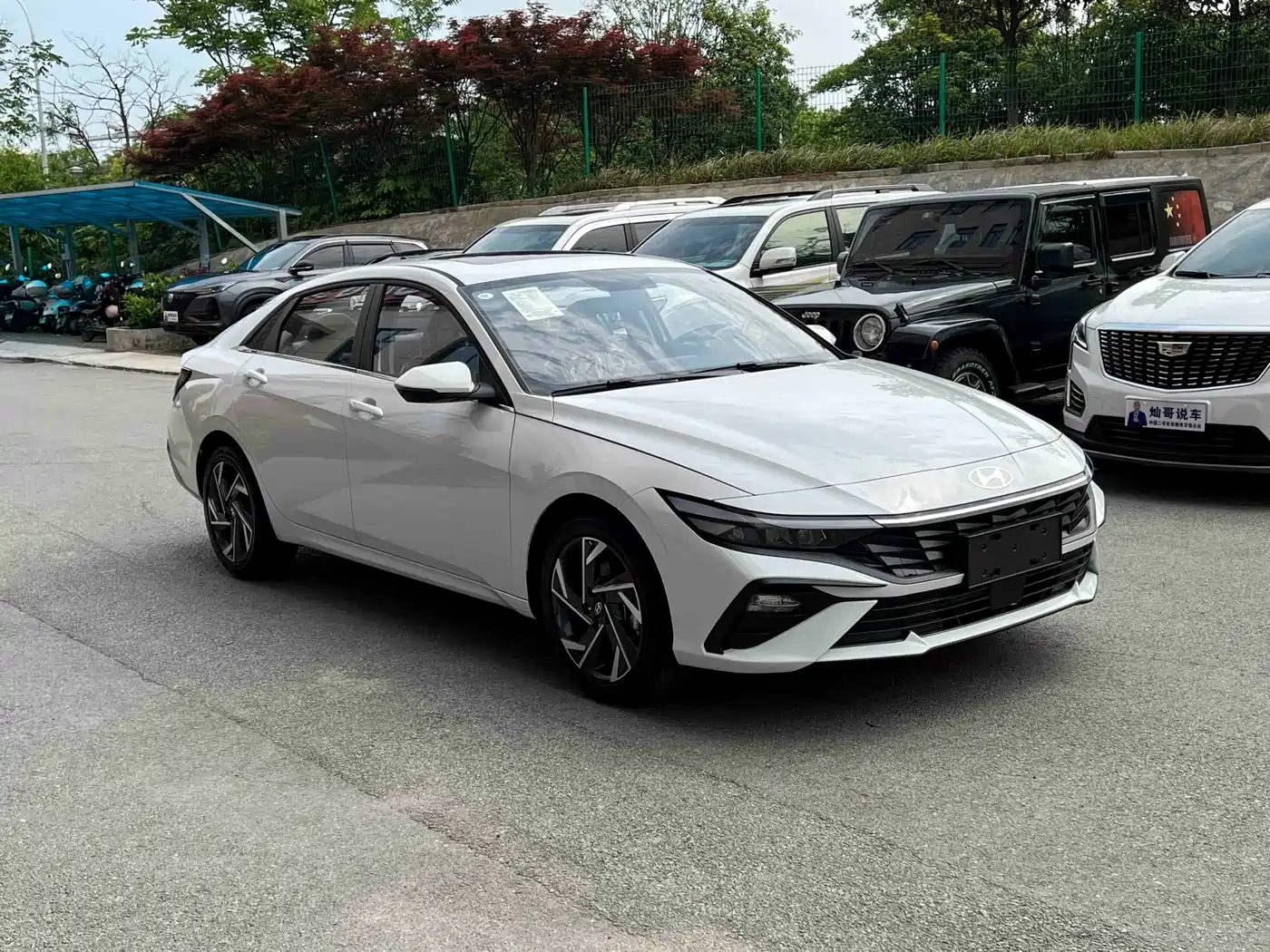 Hyundai Elantra 2023 1.5L CVT GLX Elite Edition фото 3
