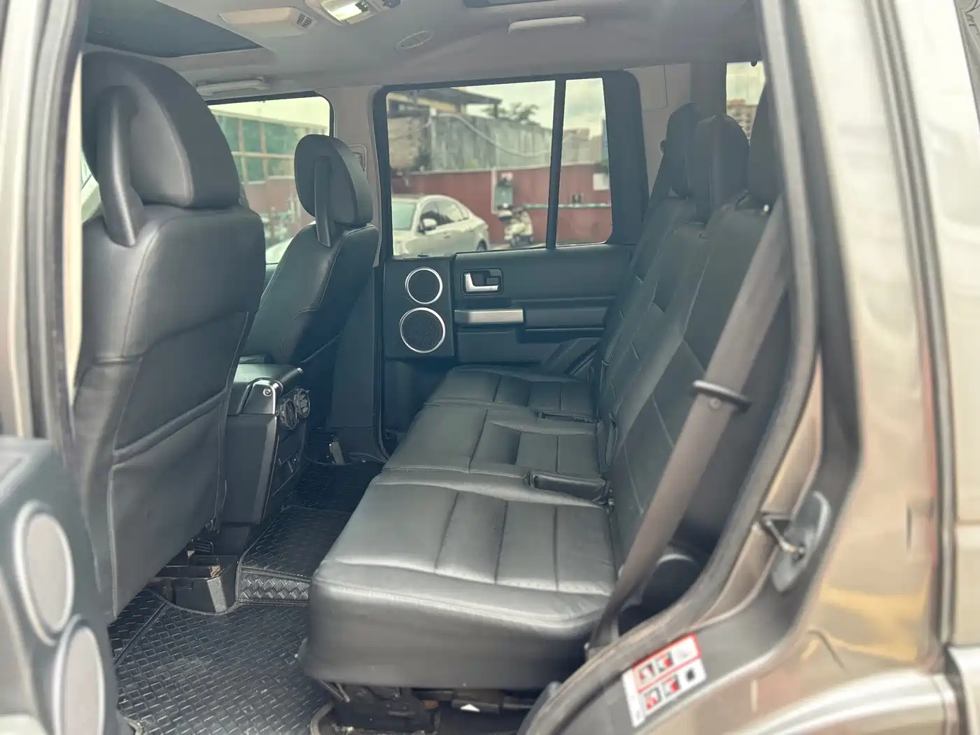 Land Rover Discovery 2009 Model 2.7 TDV6-S фото 14