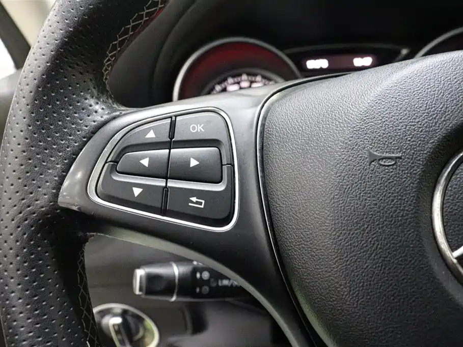Mercedes-Benz GLA 2018 GLA 220 4MATIC Sport фото 15