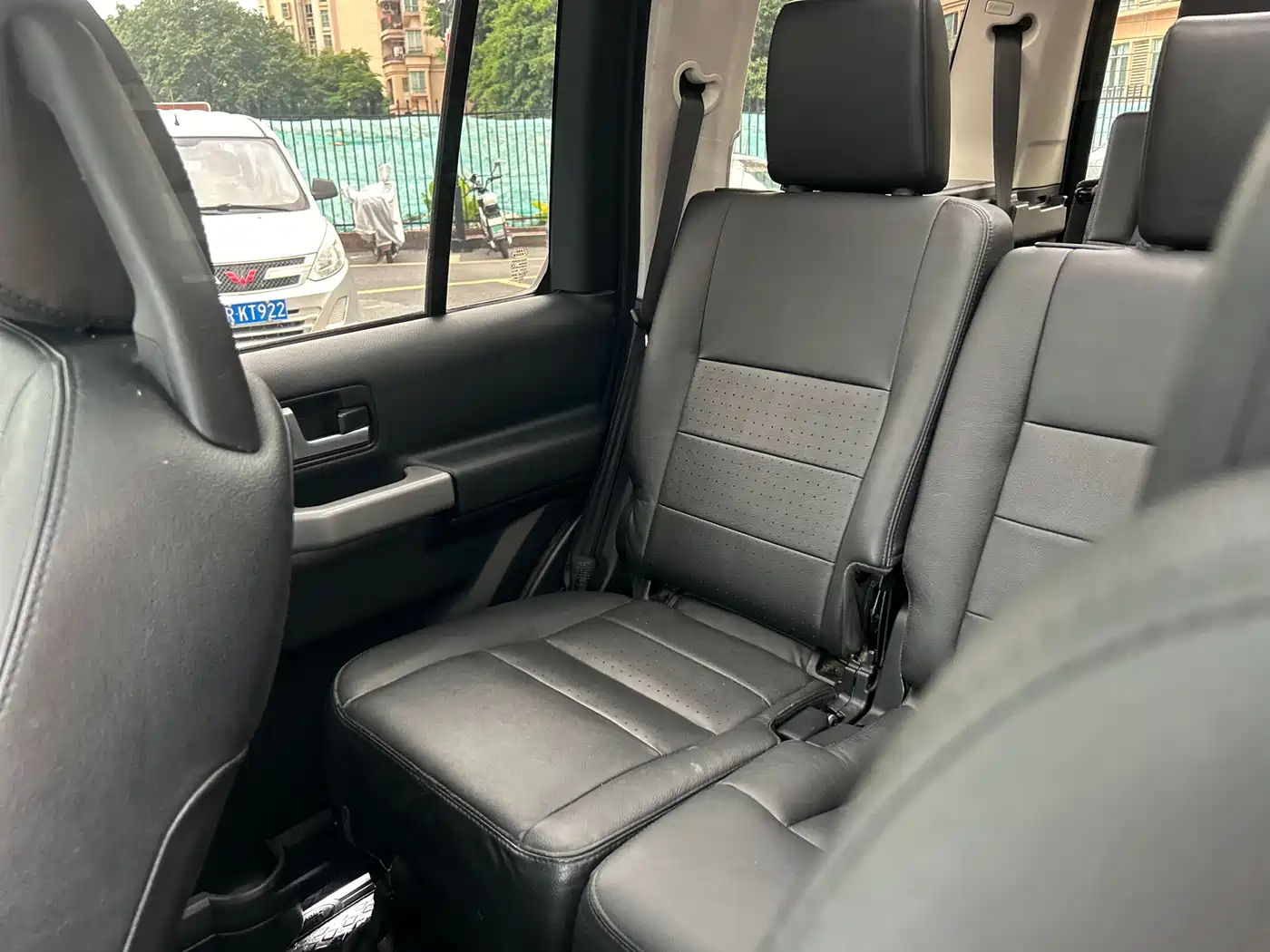 Land Rover Discovery 2009 Model 2.7 TDV6-S фото 39