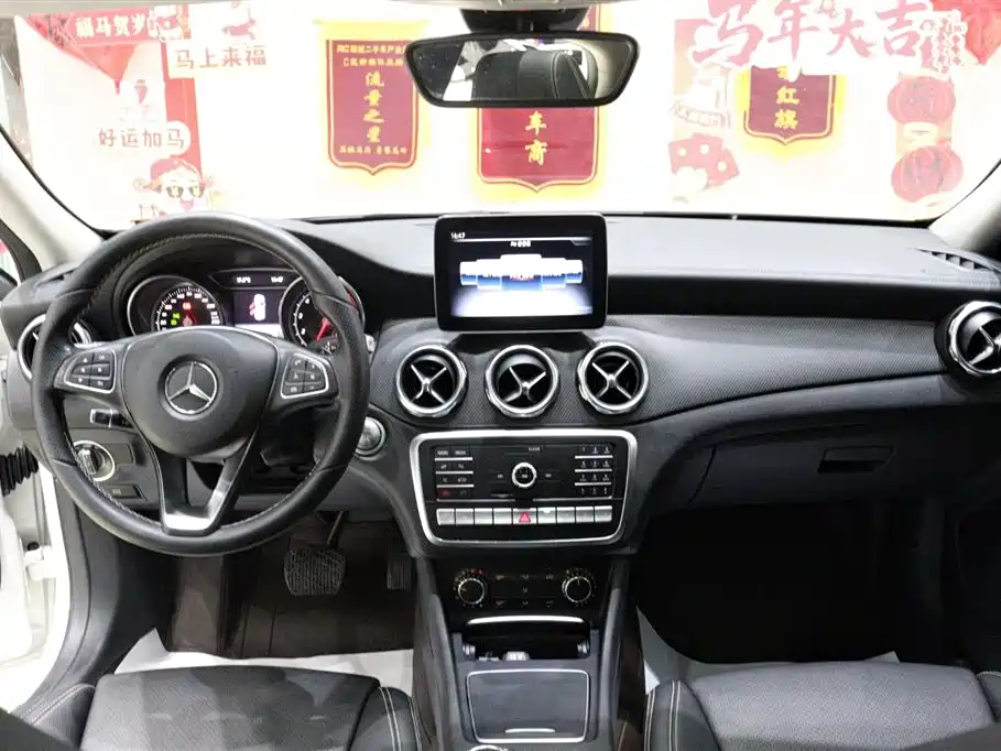 Mercedes-Benz GLA 2018 GLA 220 4MATIC Sport фото 10