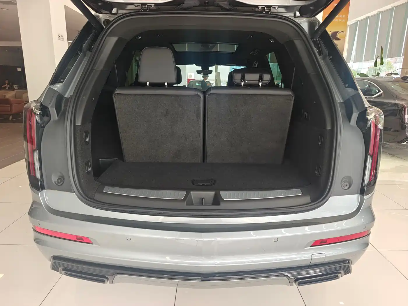 Cadillac XT6 2025 2.0T 6-Seater AWD Executive Black Label Edition фото 8