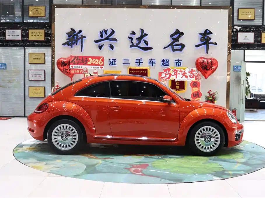 Volkswagen Beetle 2018 180TSI Joy Orange Edition фото 4