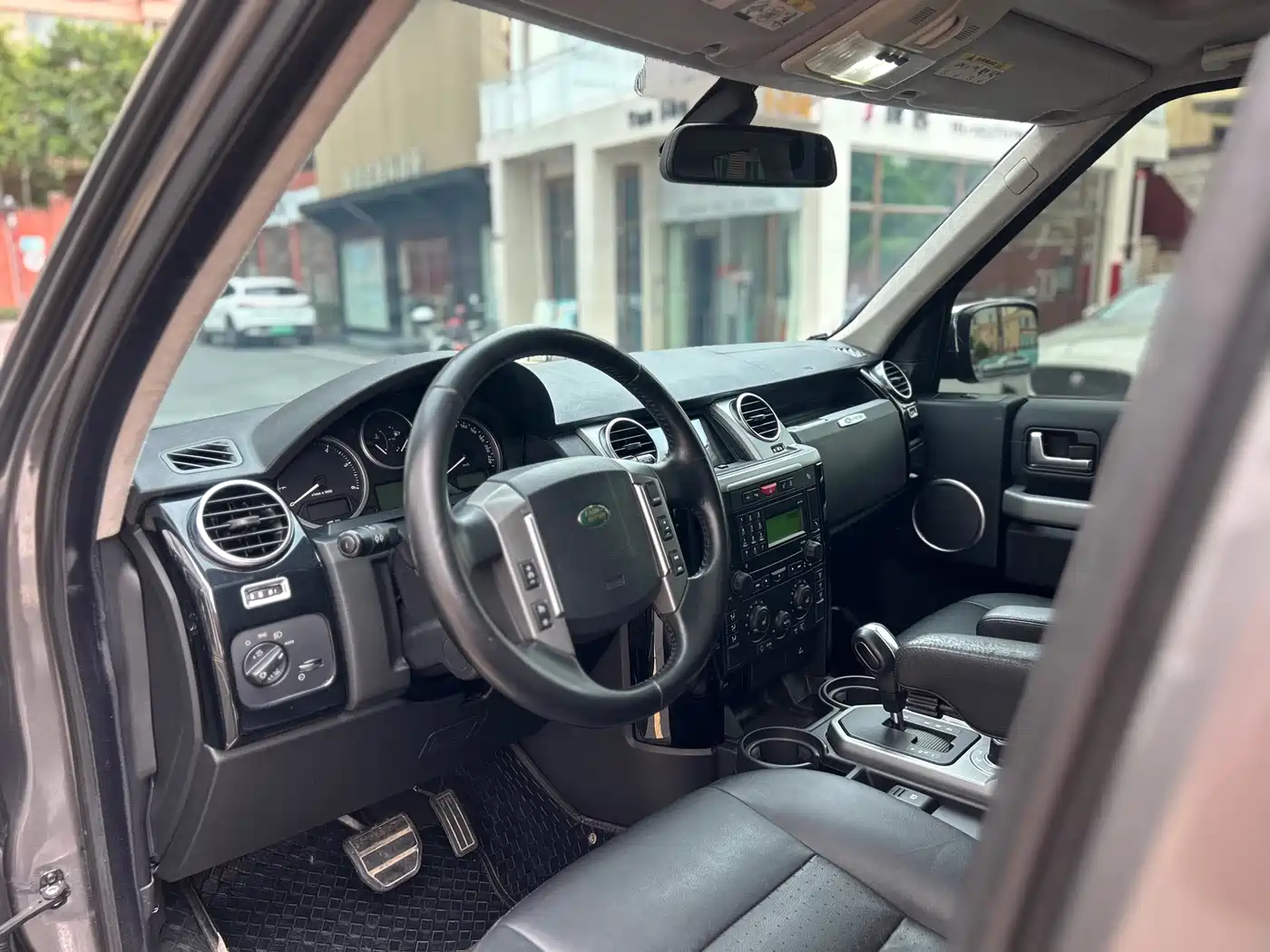 Land Rover Discovery 2009 Model 2.7 TDV6-S фото 10