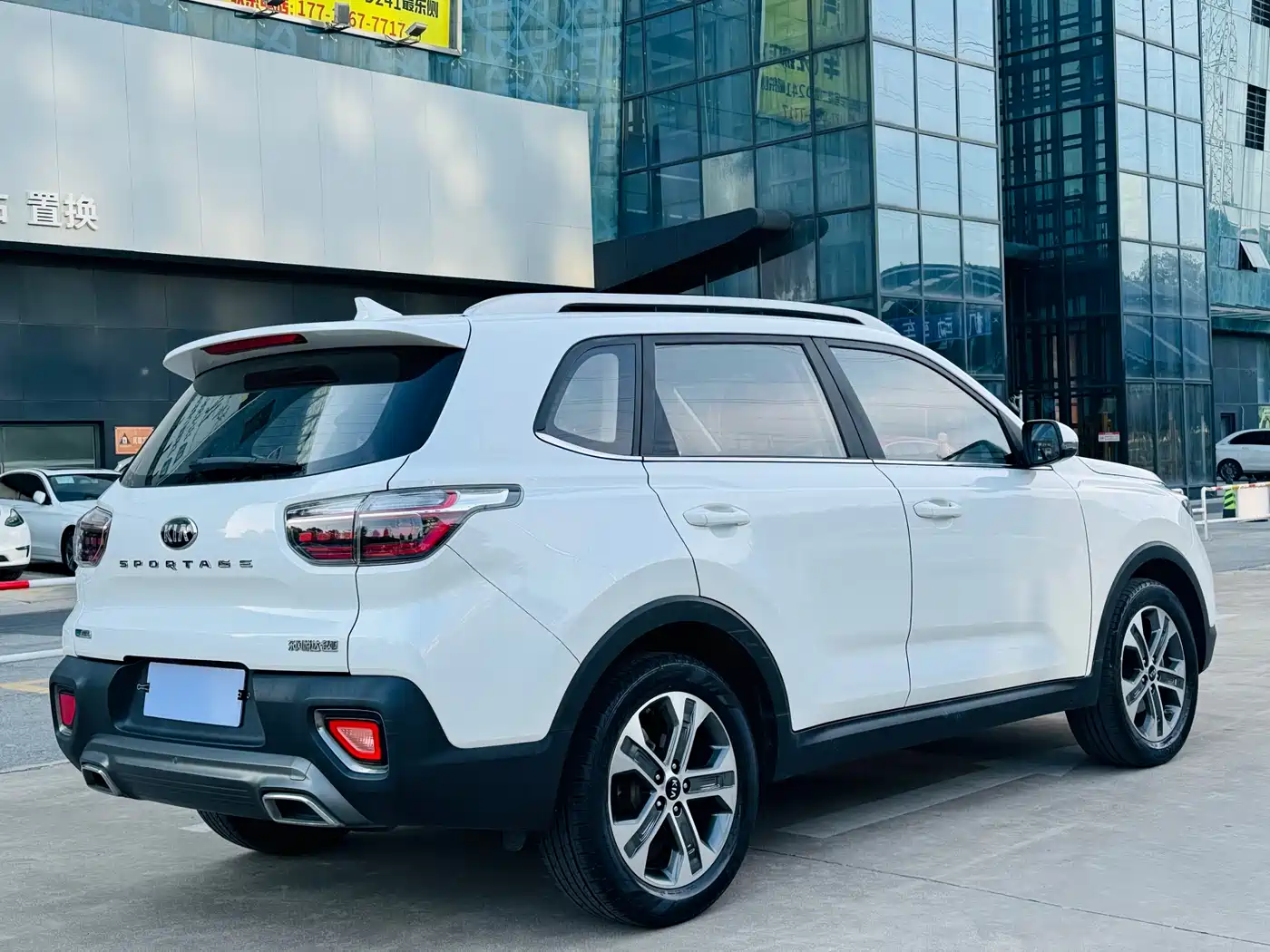 Kia Sportage 2019 2.0L Automatic Smart Luxury Edition фото 14