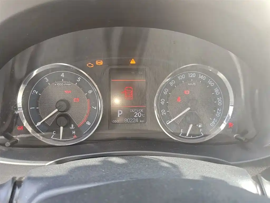 Toyota Corolla 2014 1.6L CVT GL-i фото 12