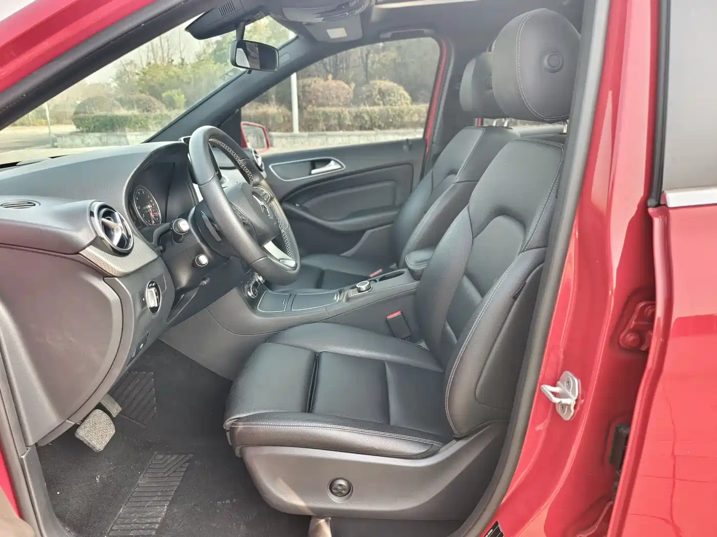 Mercedes-Benz B-Class 2017 B 200 Luxury фото 24