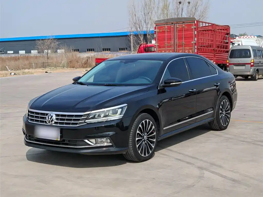 Volkswagen Passat 2017 380TSI DSG Luxury фото 2