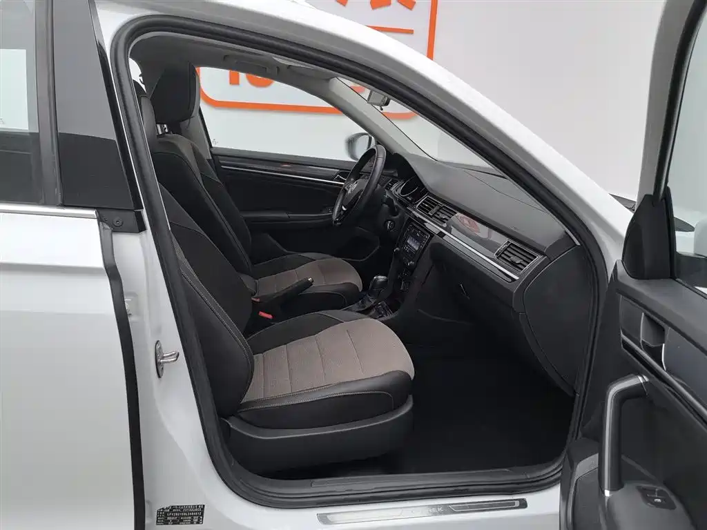 Volkswagen C-TREK 2020 1.5L Automatic Comfort Edition фото 23