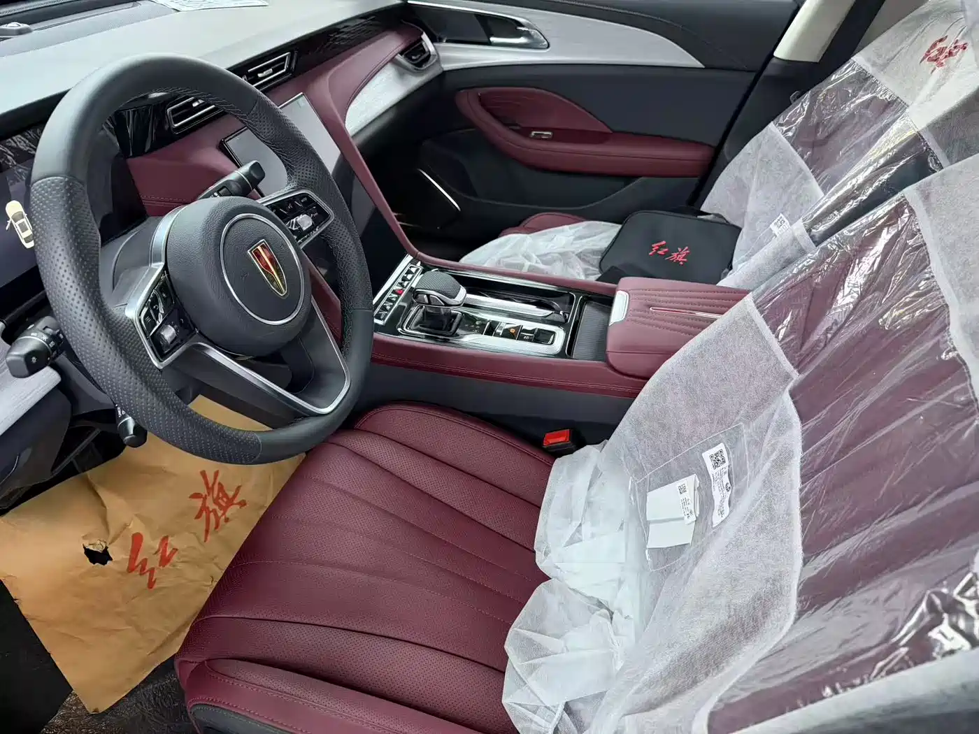 Hongqi H5 2025 1.5T DCT Flag Rhythm 500,000 Units Memorial Edition фото 5