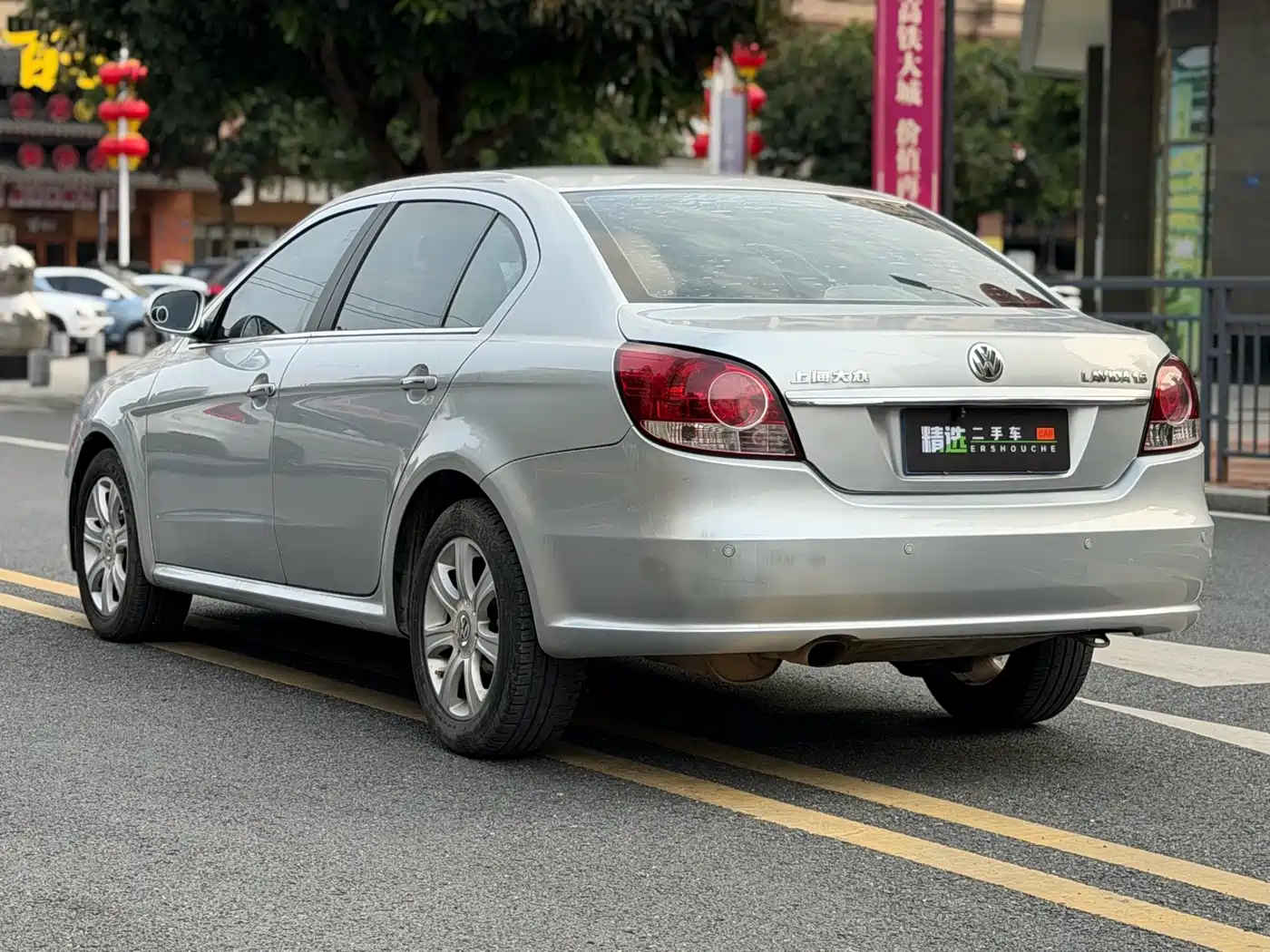 Volkswagen Lavida 2011 1.6L Automatic Pinya Edition фото 9