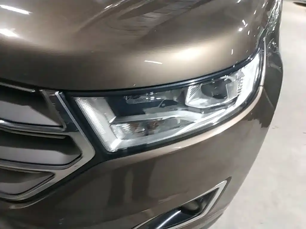 Фото 21 - Ford Edge