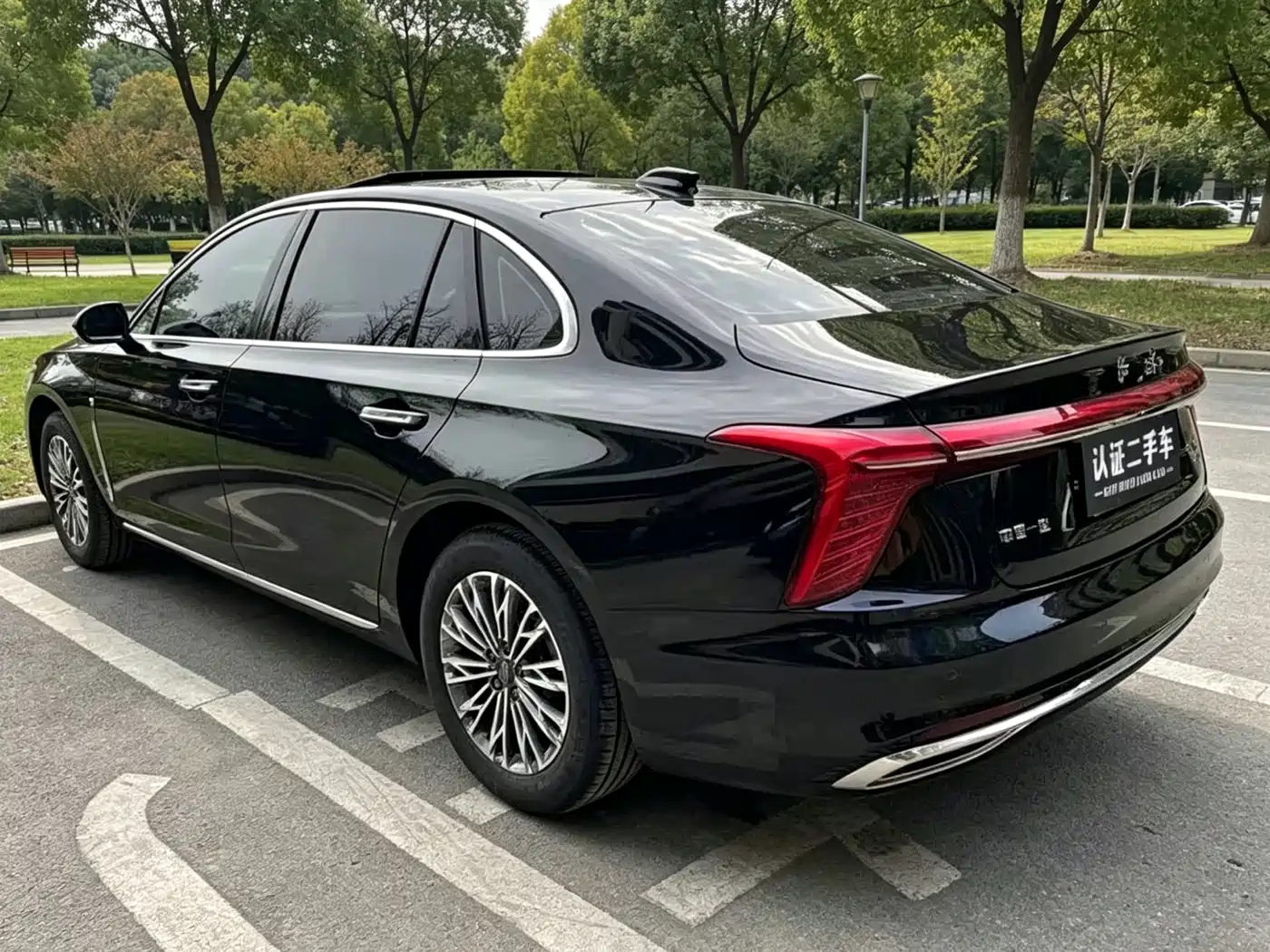 Hongqi H5 2023 1.5T DCT Smart Connect Joy Edition фото 9