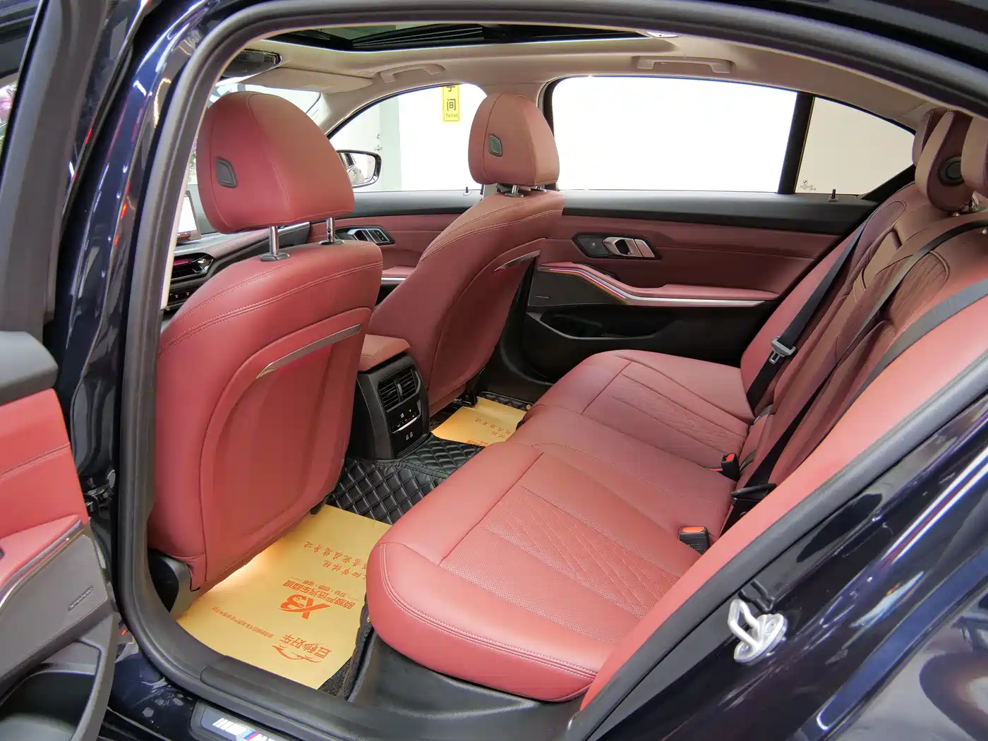 BMW 3 Series 2025 330Li M Sport Night Edition фото 10
