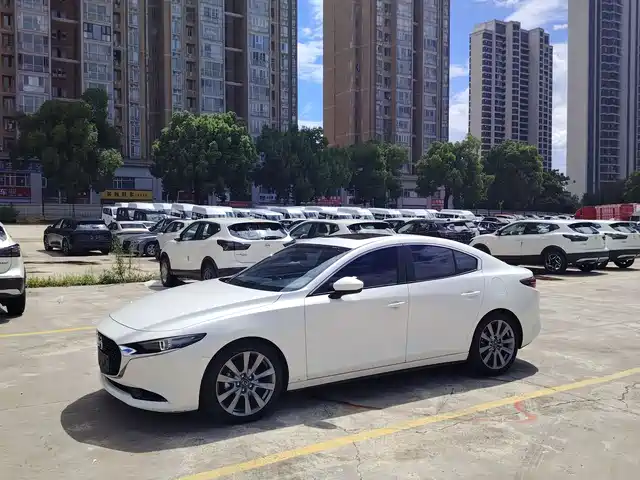 Mazda Mazda3 Axela 2.0L, автомат