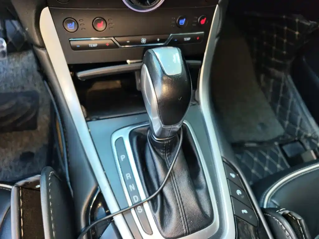 Фото 15 - Ford Edge