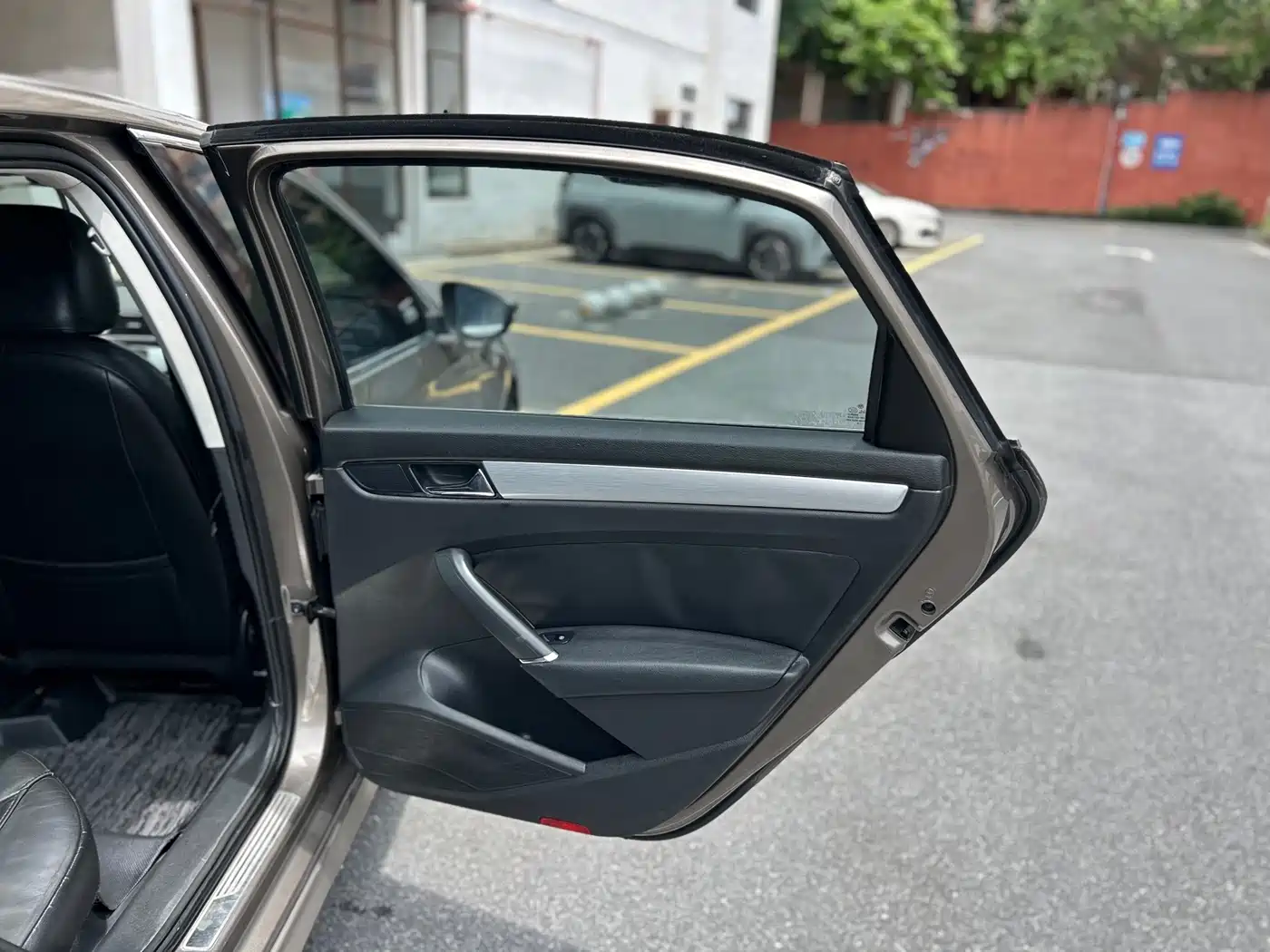 Volkswagen Passat 2014 1.8TSI DSG Luxury Edition фото 20