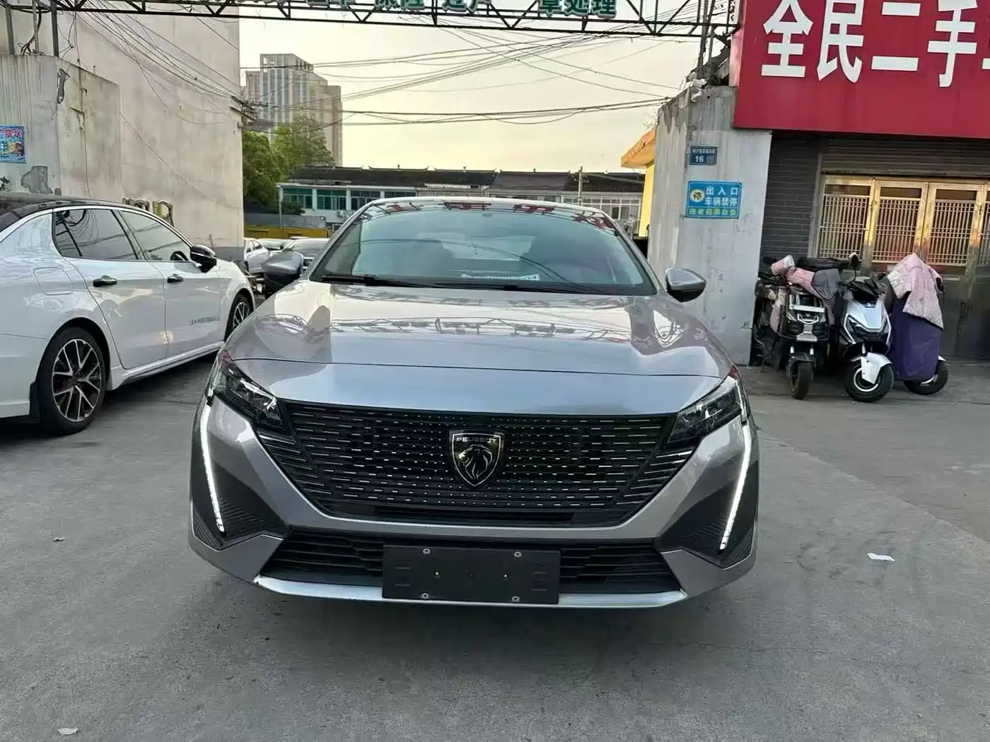Peugeot 408 2022 1.6T Light Chaser Edition фото 2