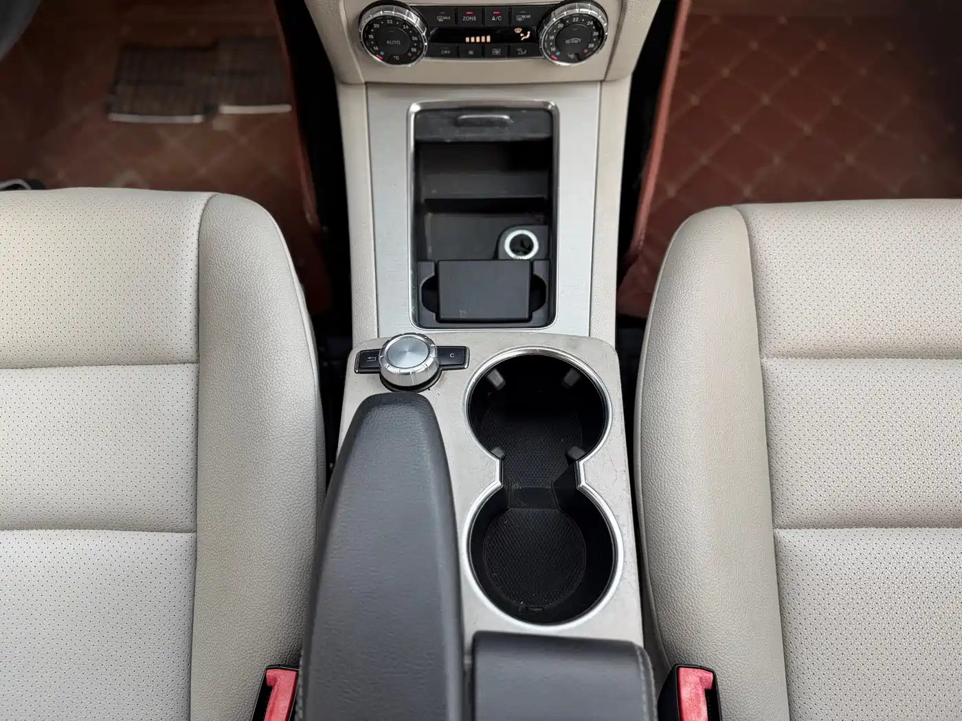 Mercedes-Benz GLK-Class 2012 Model GLK 300 4MATIC Luxury фото 16