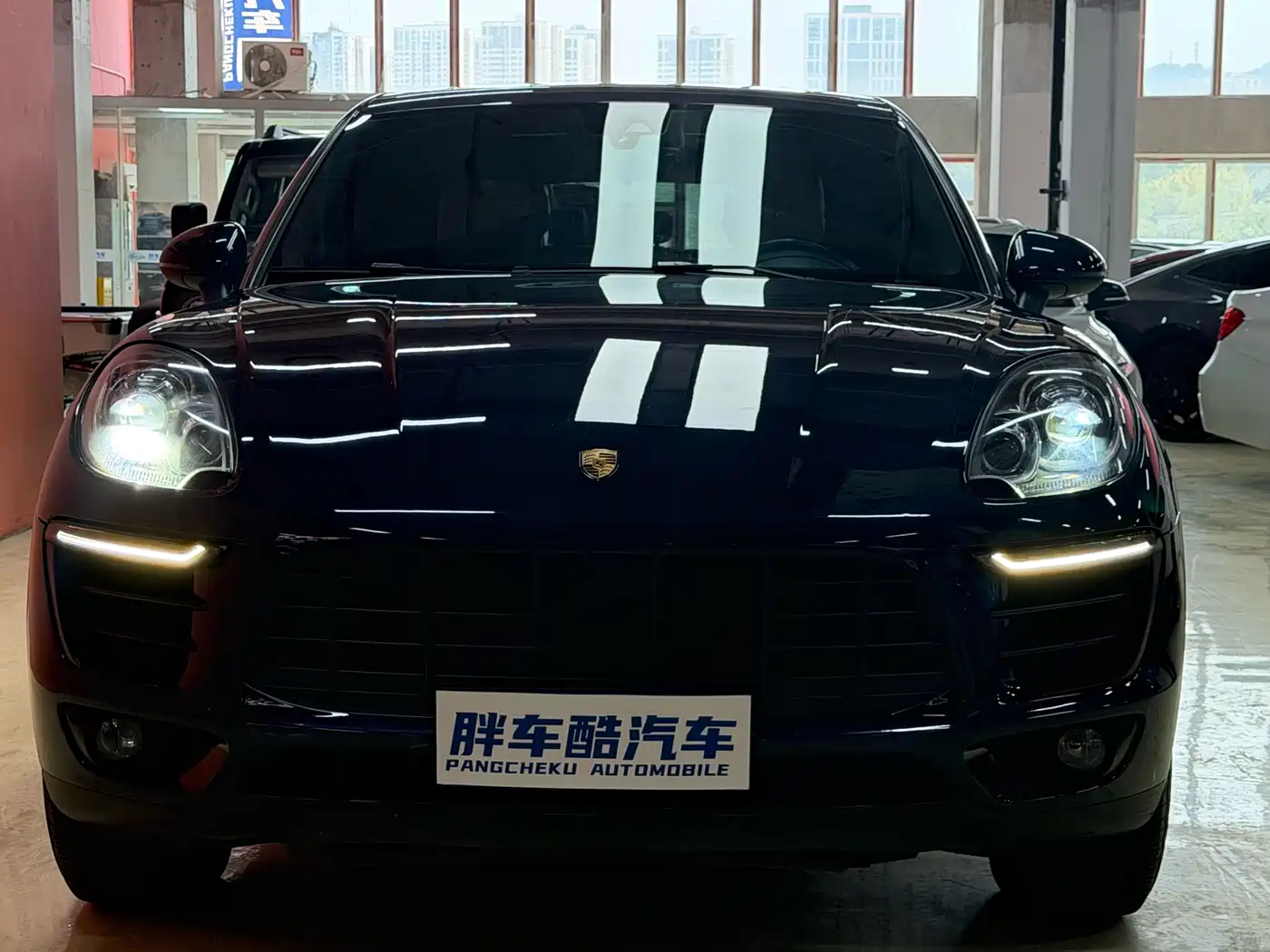 Porsche Macan 2017 Macan 2.0T фото 2