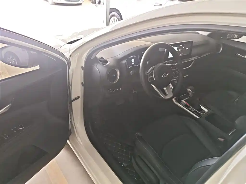 Kia K3 2019 1.5L CVT Smart Connect Edition фото 16