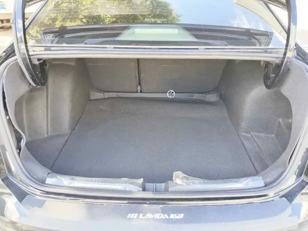 Фото 5 - Volkswagen Lavida