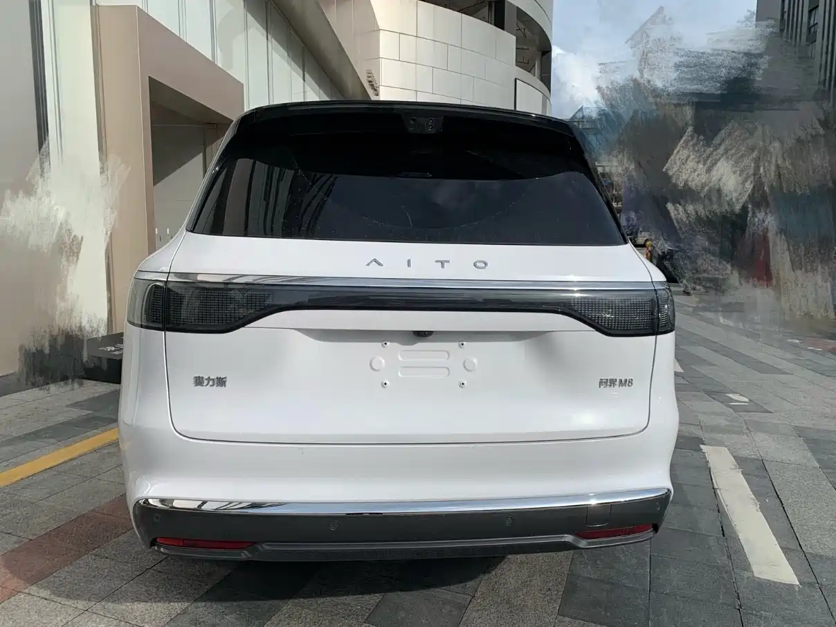 AITO Wenjie AITO M8 2025 Model Extended Range Max+ Edition 53.4kWh 6-Seater фото 3