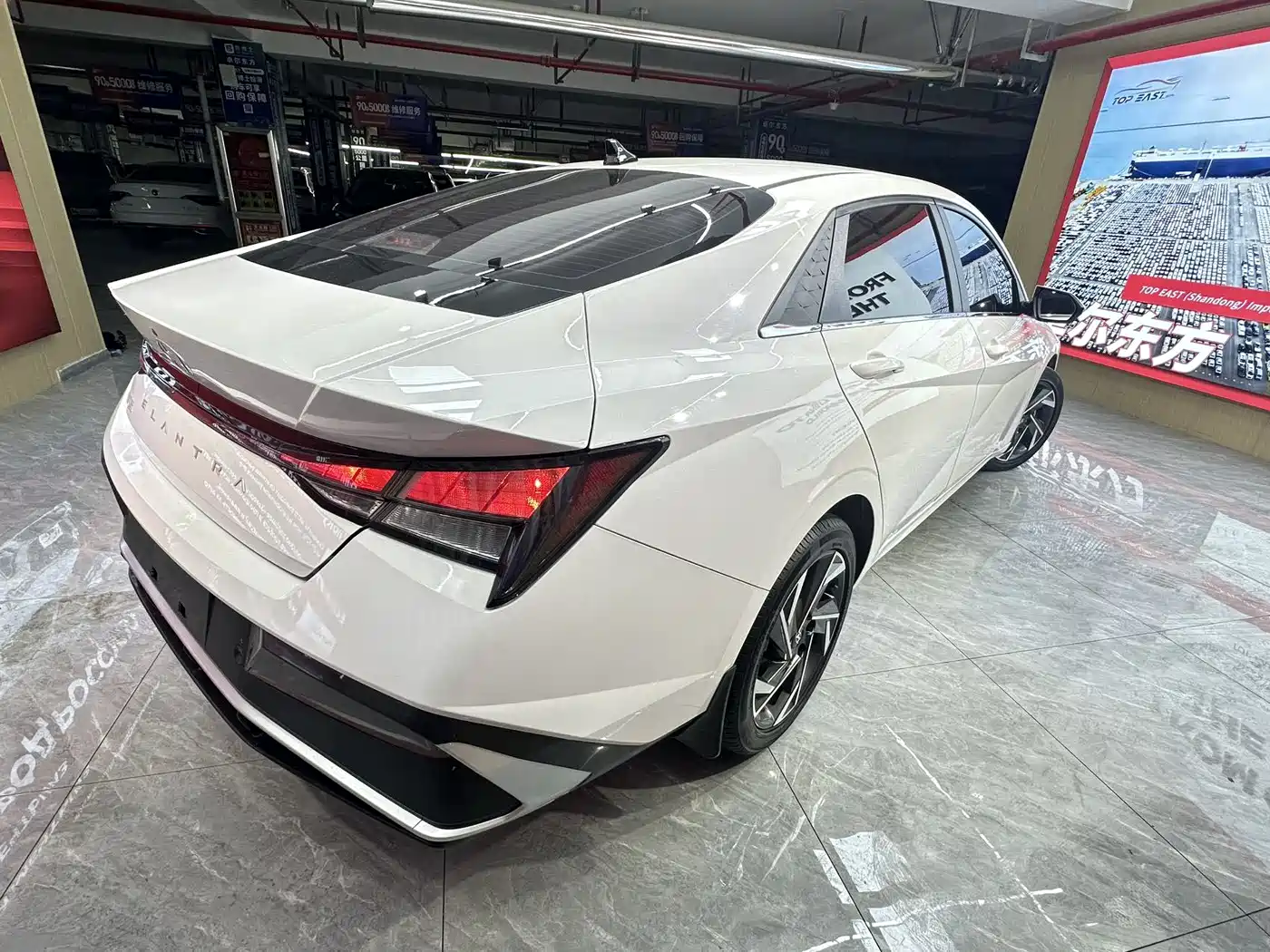 Hyundai Elantra 2023 1.5L CVT GLX Elite Edition фото 5