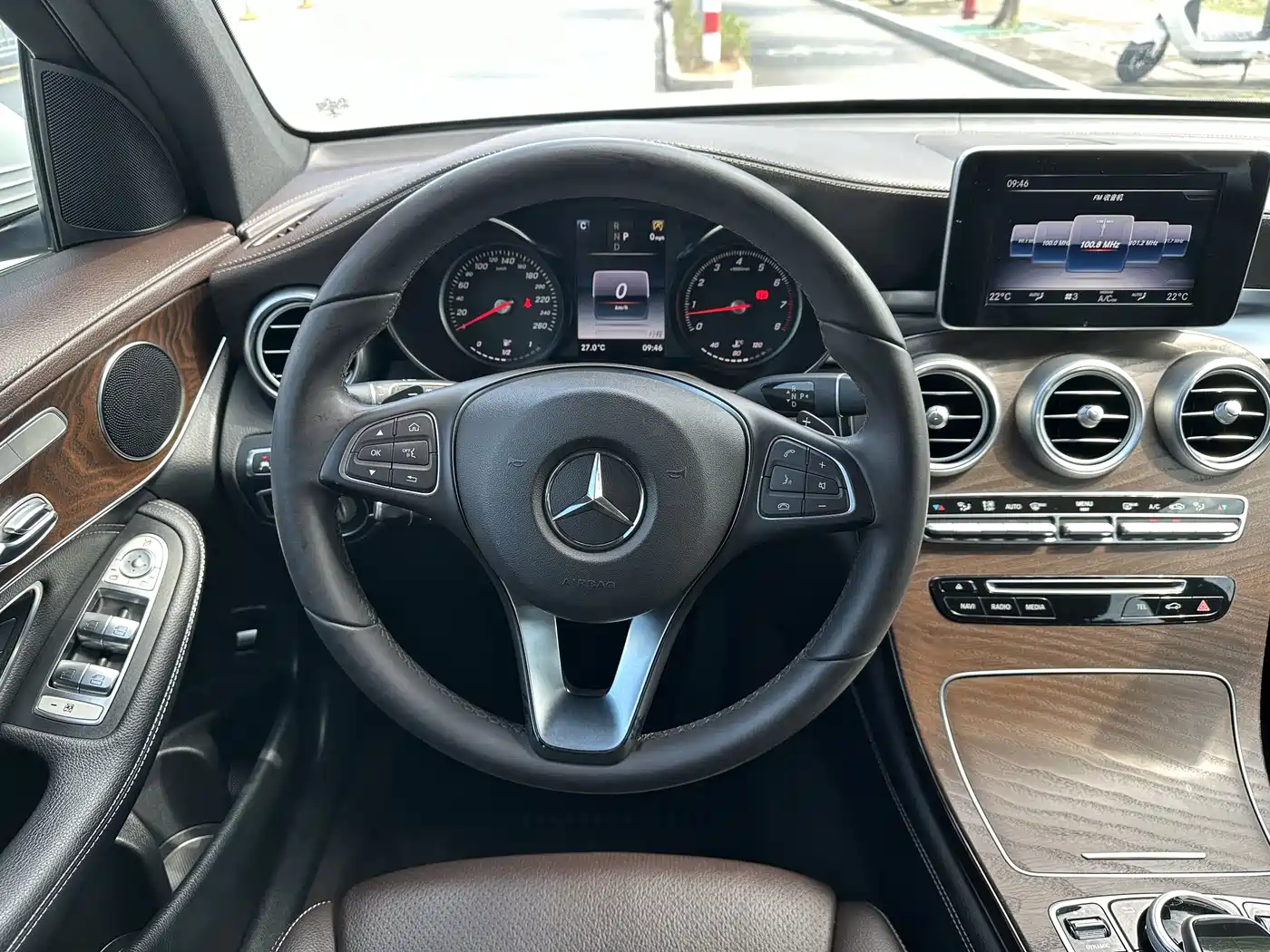 Mercedes-Benz GLC 2018 Facelift GLC 300 4MATIC Dynamic фото 18