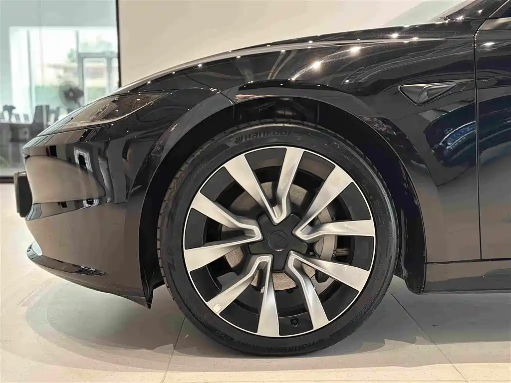 Tesla Model 3 2026 2025 Model Year Facelift Long Range All-Wheel Drive
