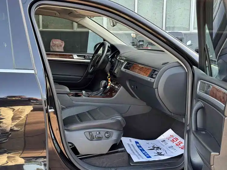 Volkswagen Touareg 2011 3.0TSI Standard фото 8
