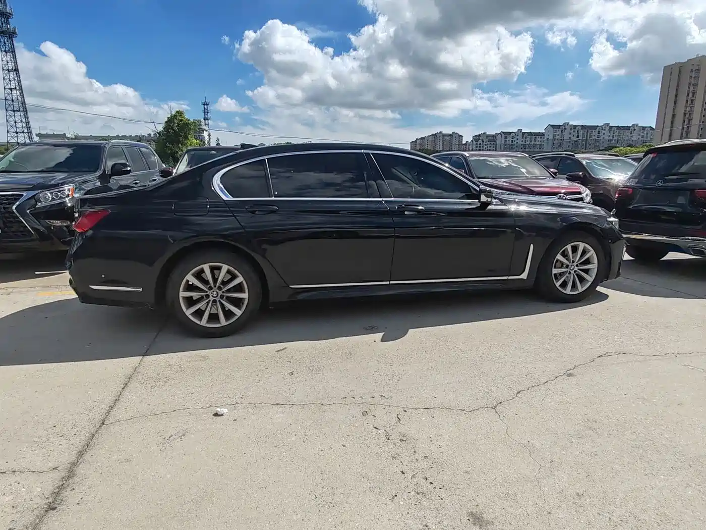 Фото 23 - BMW 7 Series