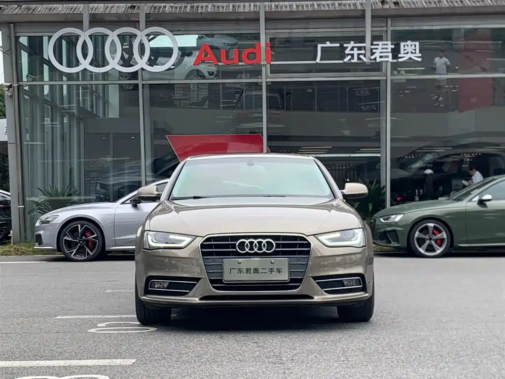 Audi A4L 2013 35 TFSI Automatic Standard фото 2