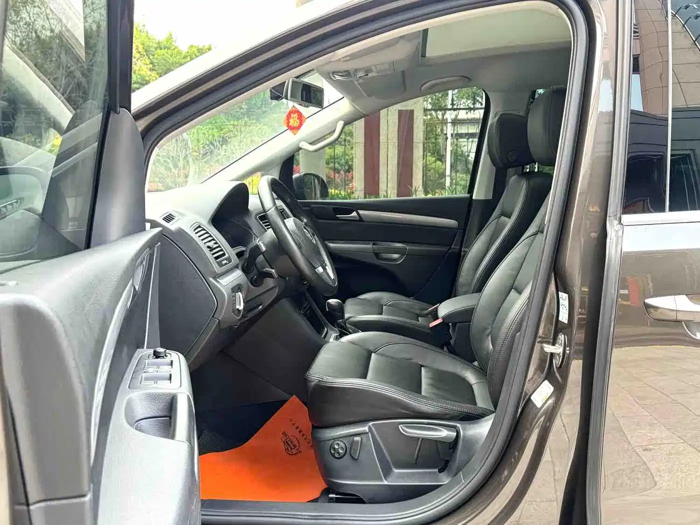 Volkswagen Sharan 2013 1.8TSI Standard фото 9