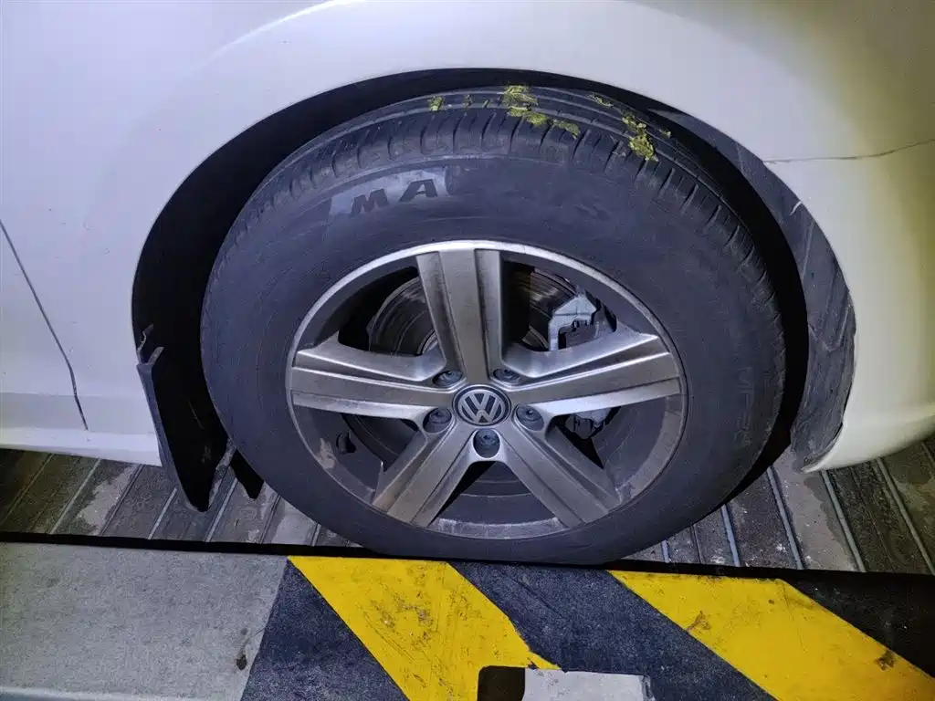 Volkswagen Lamando 2017 230TSI DSG Trend Edition фото 23
