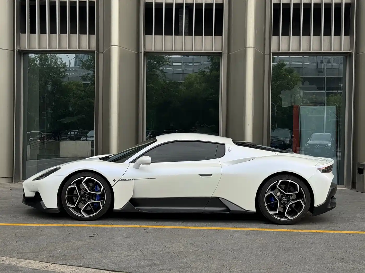 Maserati MC20 2020 3.0T Standard Edition фото 11