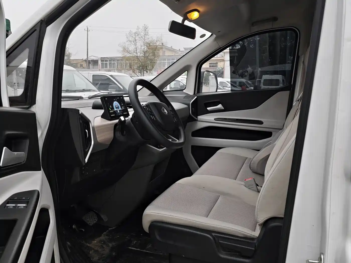 CHANGAN ACROSS THE STARLIGHT EV