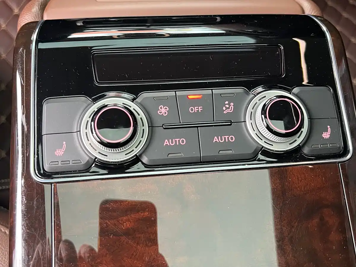Audi A8 2014 A8L 45 TFSI quattro Comfort фото 14