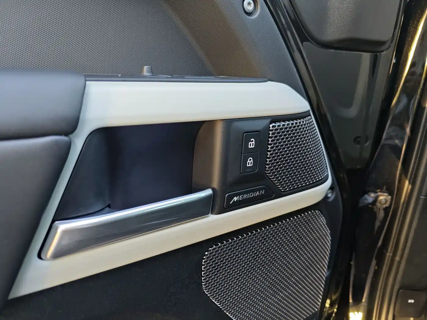 Land Rover Defender 2024 90 3.0T P400 HSE фото 21