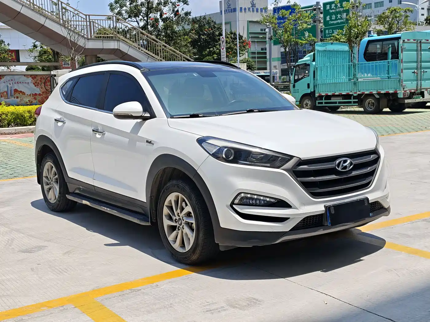 Hyundai Tucson 2015 1.6T Dual Clutch 2WD Smart фото 3