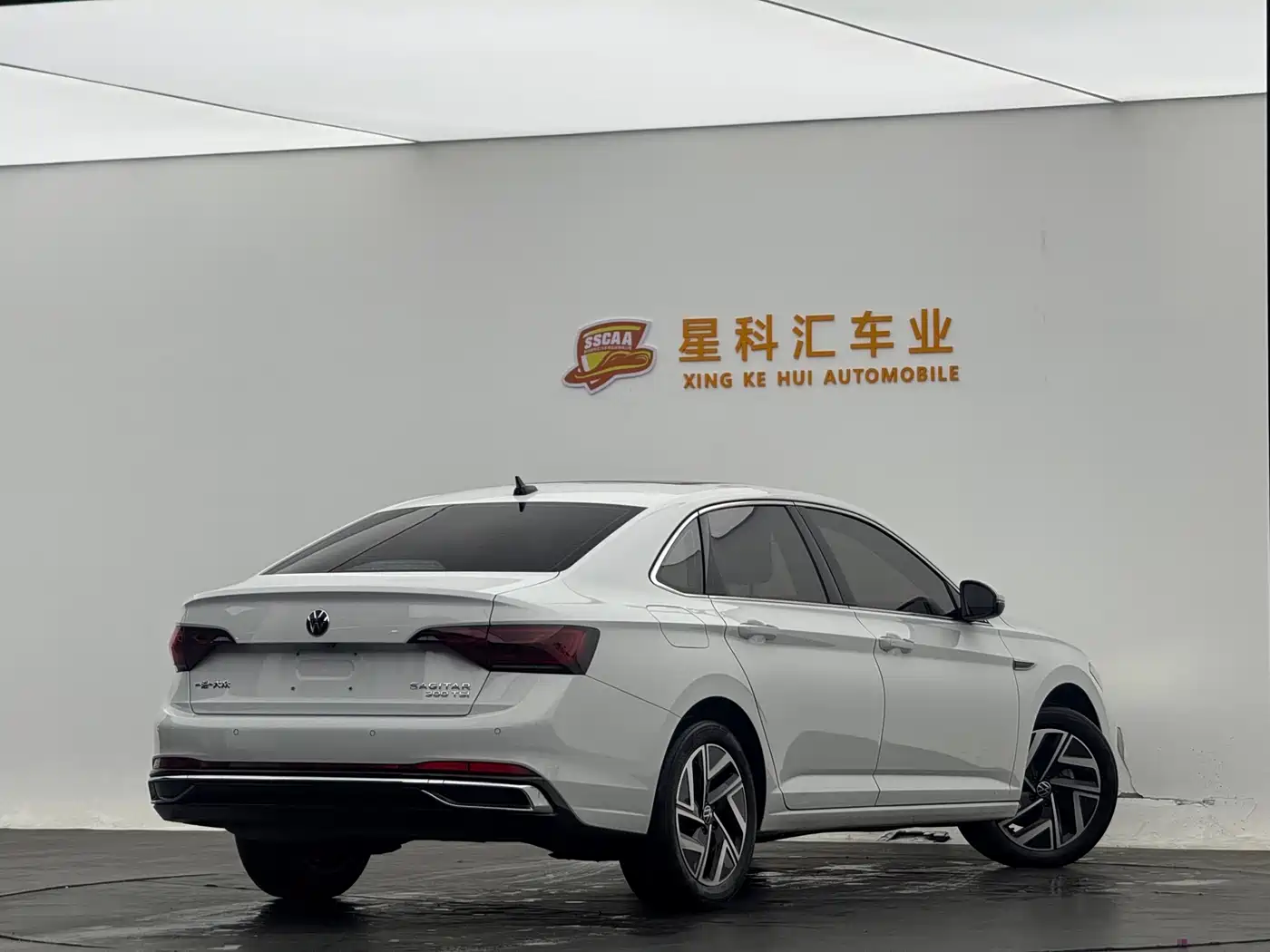 VOLKSWAGEN SAGITAR