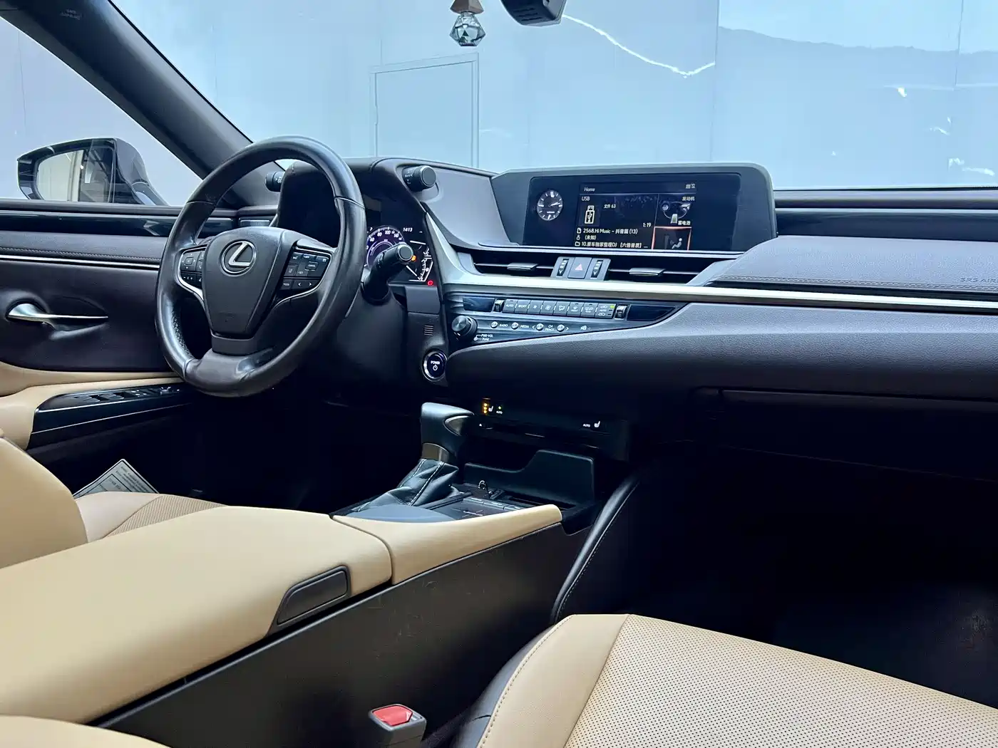 Lexus ES 2018 300h Excellence Edition China V фото 15