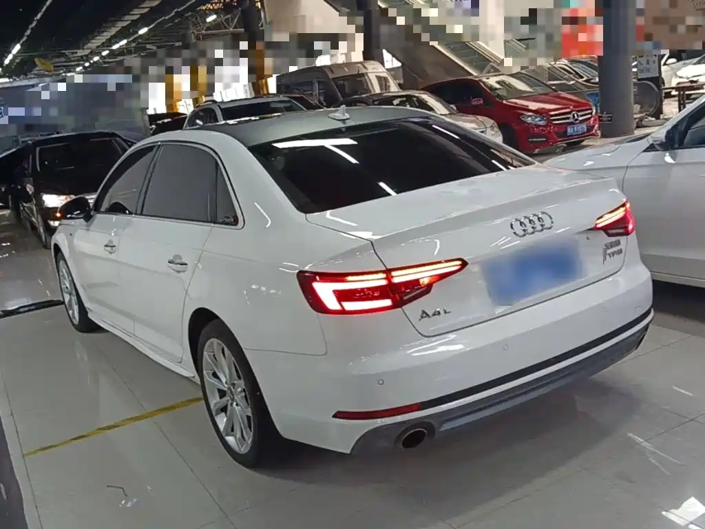 Фото 5 - Audi A4L