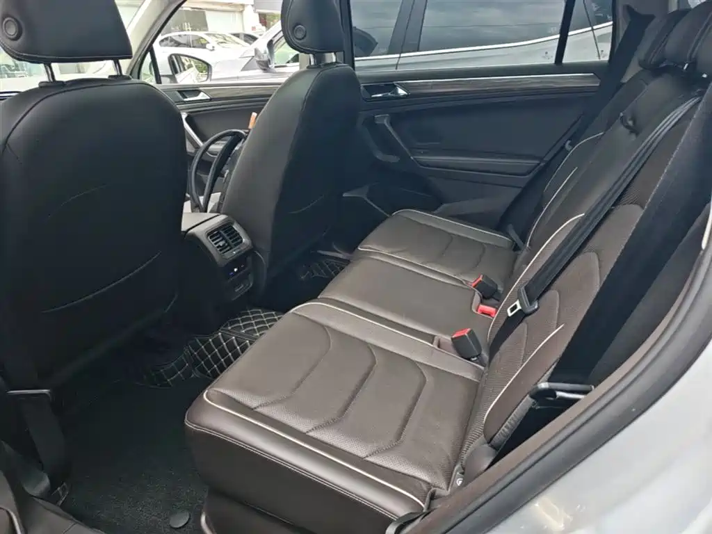 Volkswagen Tiguan L 2017 330TSI Automatic 2WD Flagship Edition фото 17