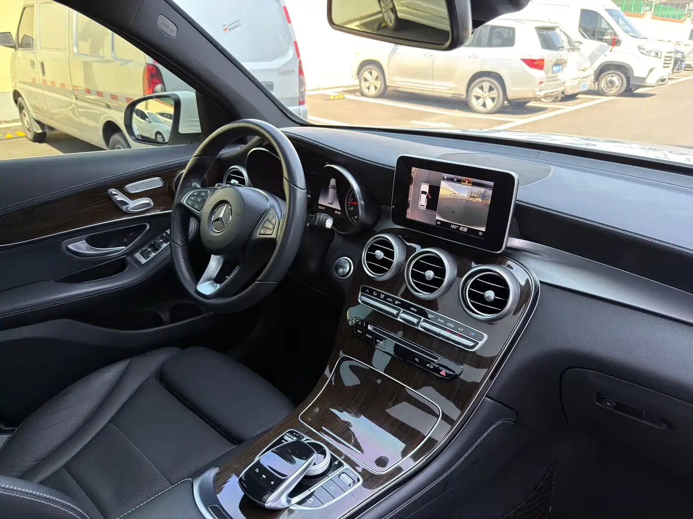 Mercedes-Benz GLC 2018 GLC 260 4MATIC Luxury фото 12