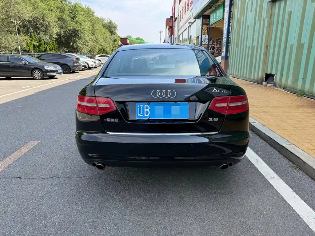 Фото 12 - Audi A6L